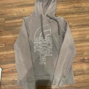 Woman’s north face hoodie